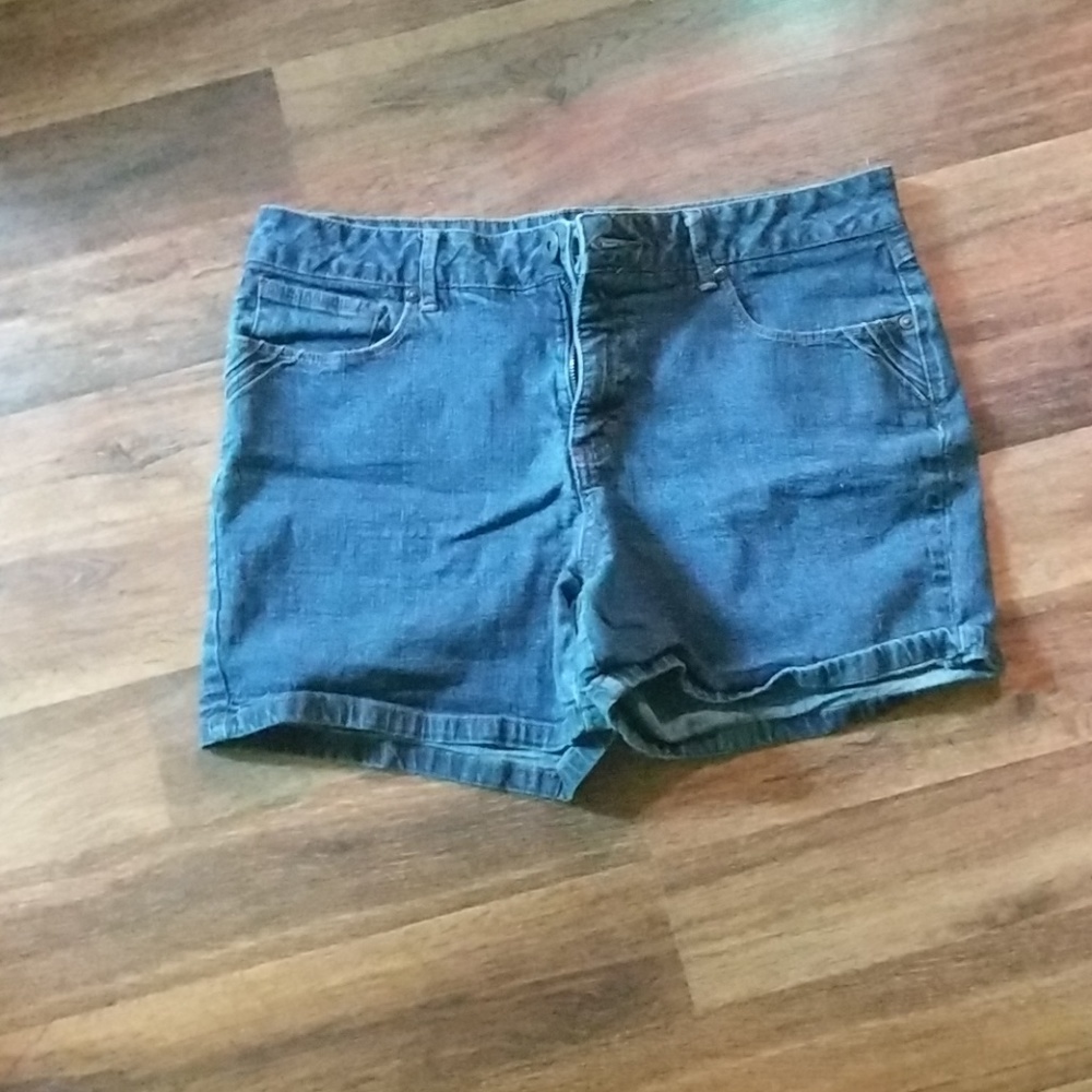 St. John's Bay shorts